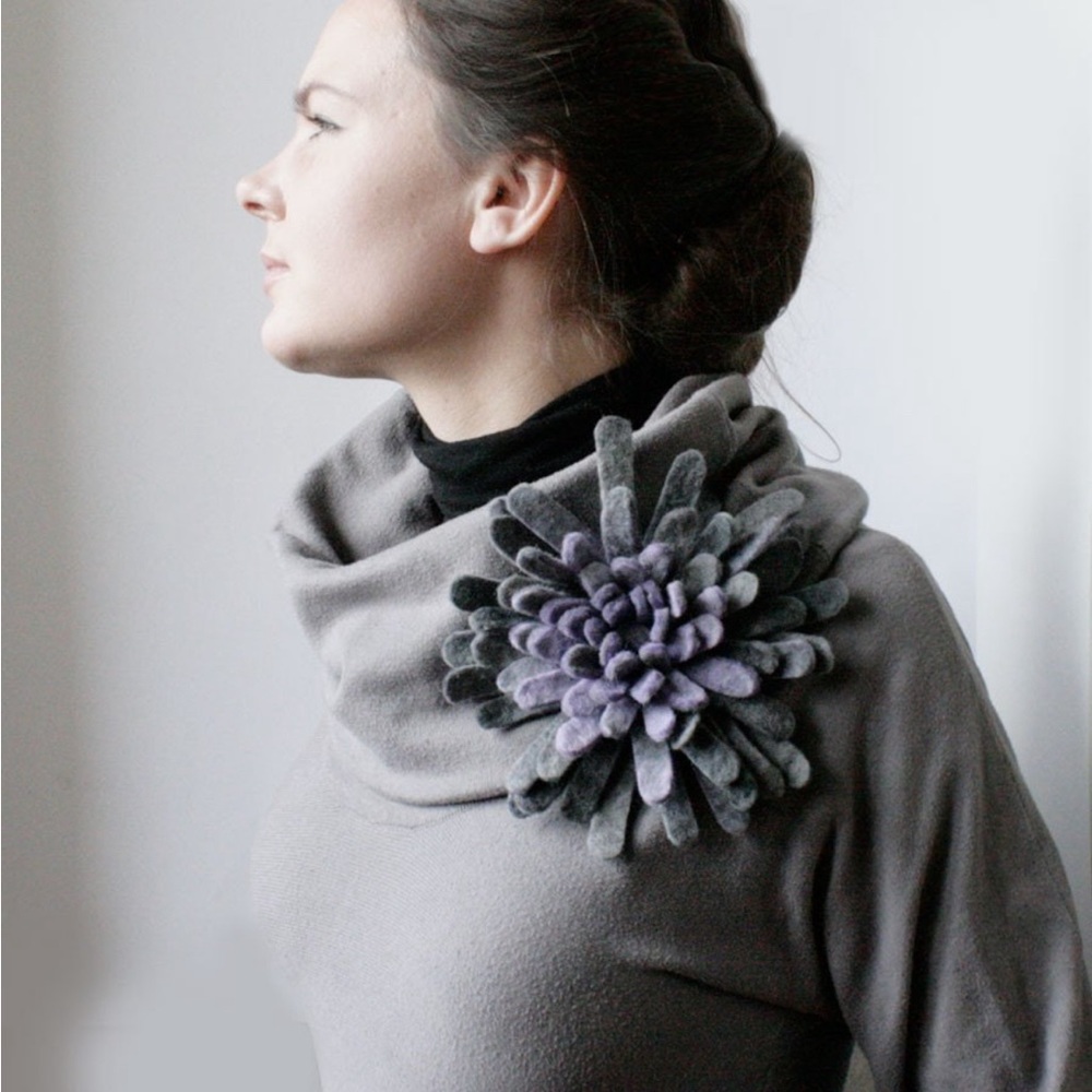 Merino Wool Flower Gray Lavender Multi Petal Pin Large 7-8” - Picture 7 of 8